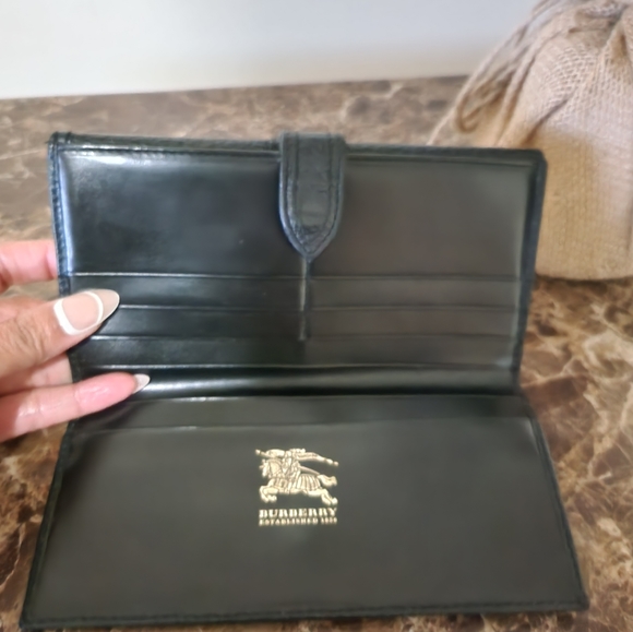 EUC Burberrys Nova Check Wallet - Picture 3 of 12